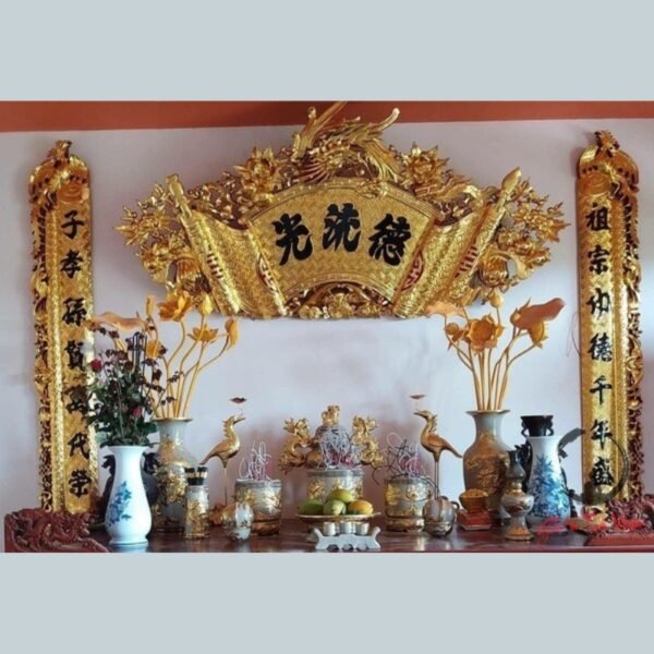 Hoành phi “Đức Lưu Quang” gỗ mít thếp vàng