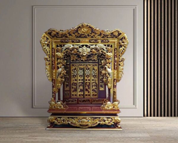 Khám thờ chạm thủ công, thếp vàng toàn bộ